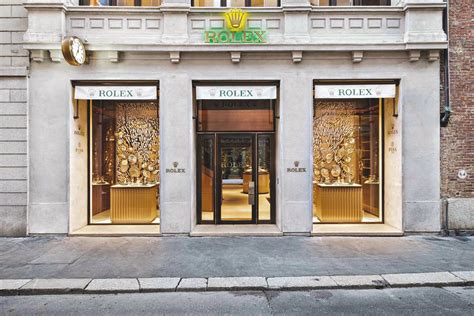 rolex pisa via montenapoleone telefono|Rolex watch boutique in Milan .